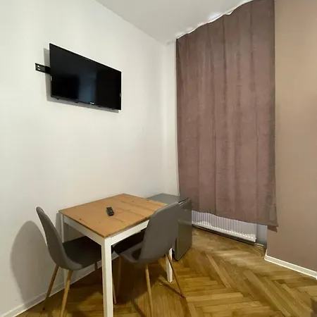 Schei Central Studios In The Heart Of בראשוב מראה חיצוני תמונה