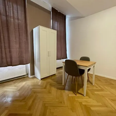 Schei Central Studios In The Heart Of בראשוב מראה חיצוני תמונה