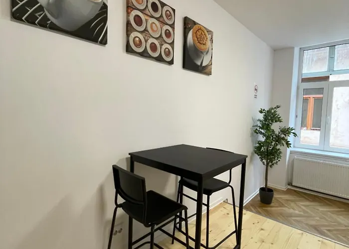 Schei Central Studios In The Heart Of Brasov