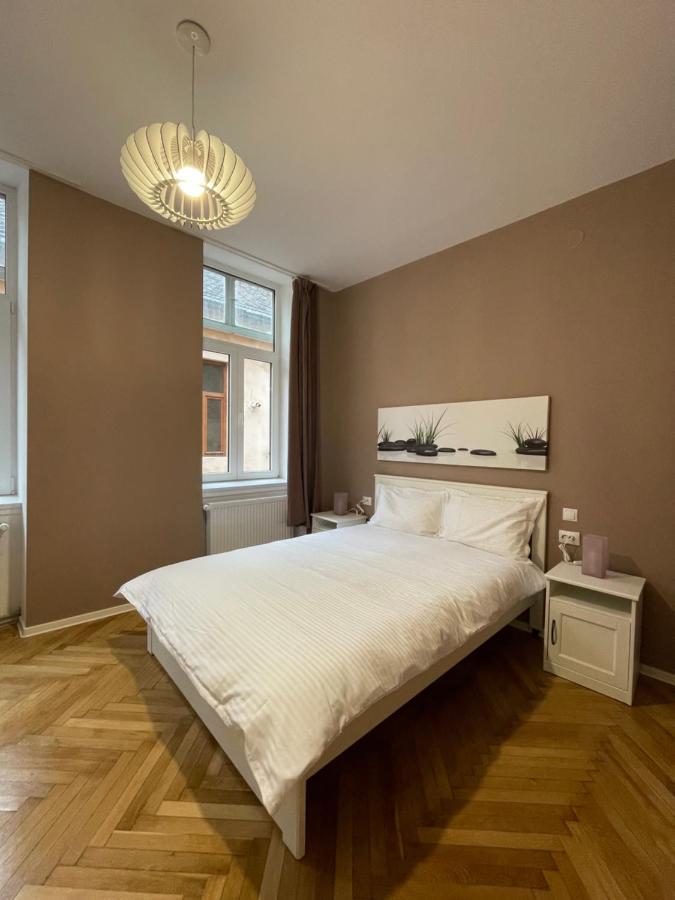 Apartamento Schei In The Heart Of *